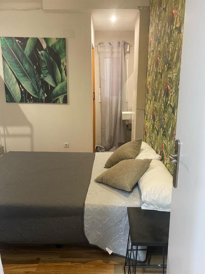 Hostal The Monkey Room Marbella Bagian luar foto