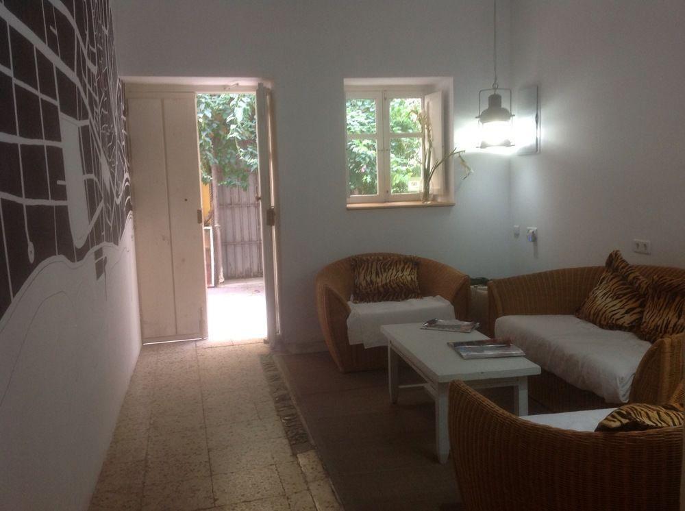 Hostal The Monkey Room Marbella Bagian luar foto
