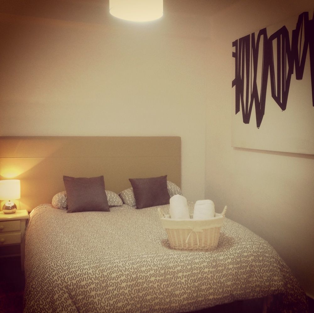 Hostal The Monkey Room Marbella Bagian luar foto