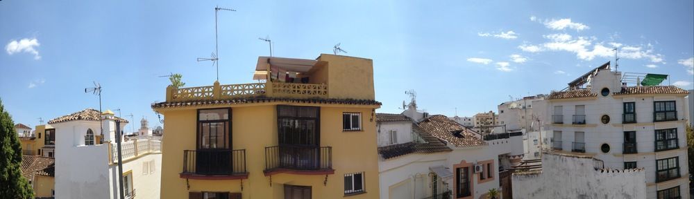 Hostal The Monkey Room Marbella Bagian luar foto